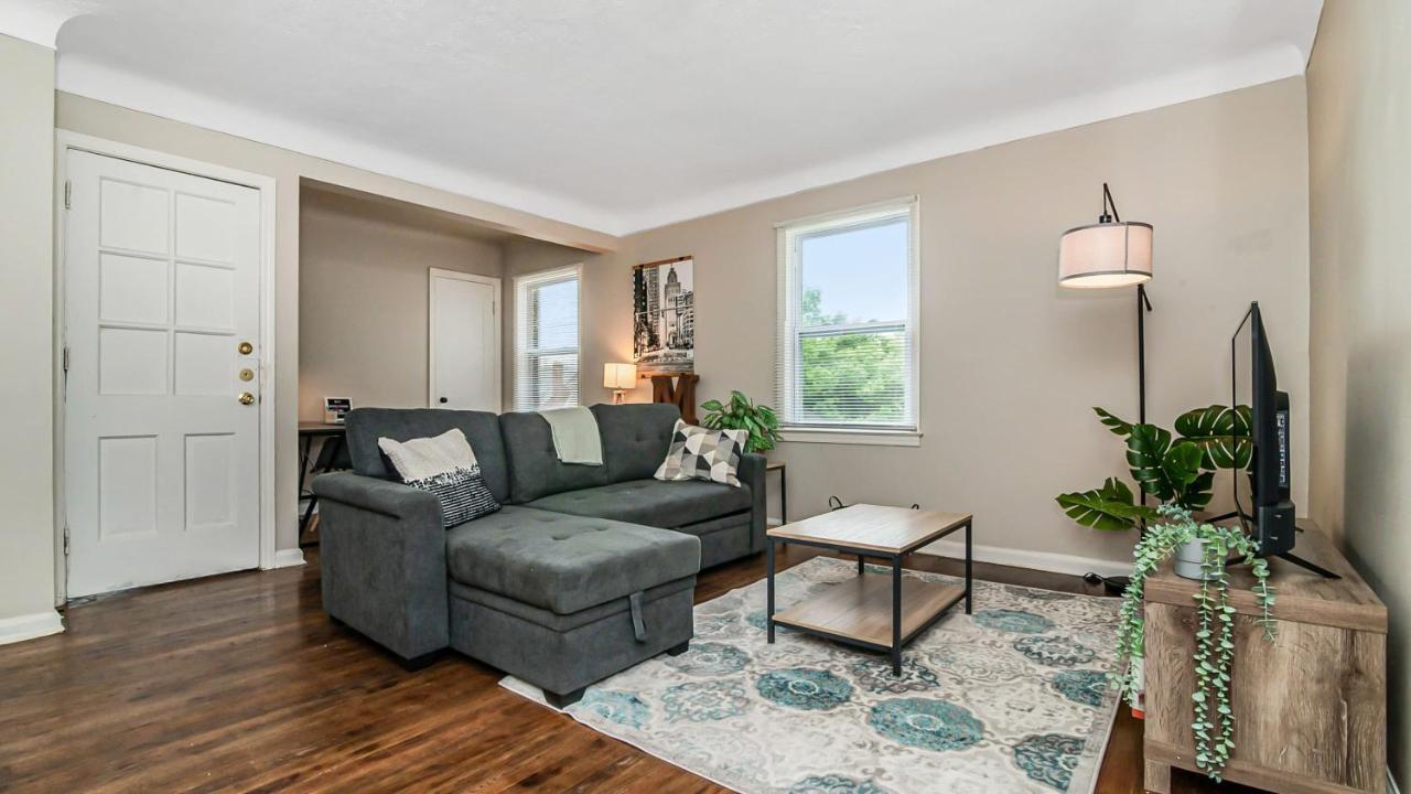 Pleasant Family In Near Downtown Holiday home Detroit